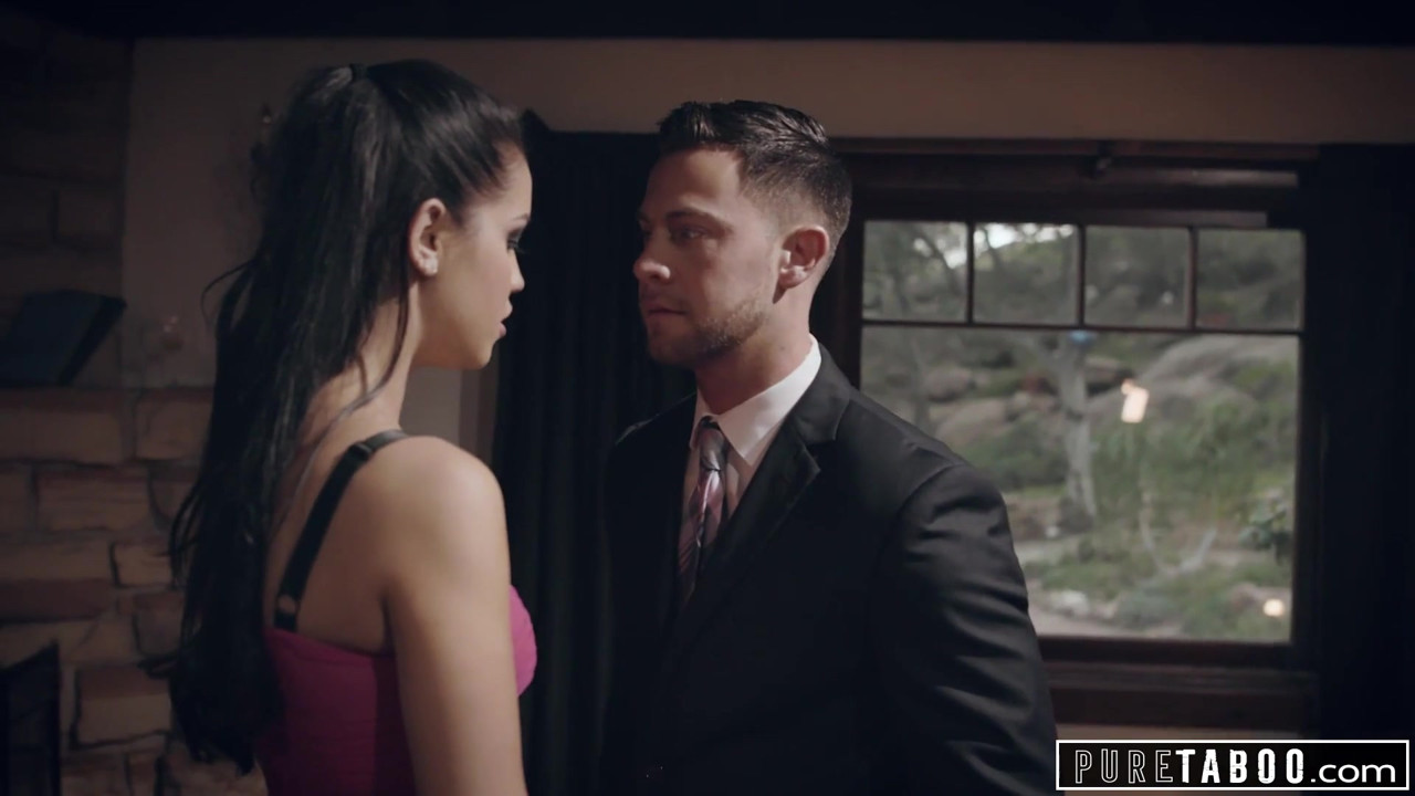 純粋なタブー痴女がビジネスマンに屈辱-公共ファック