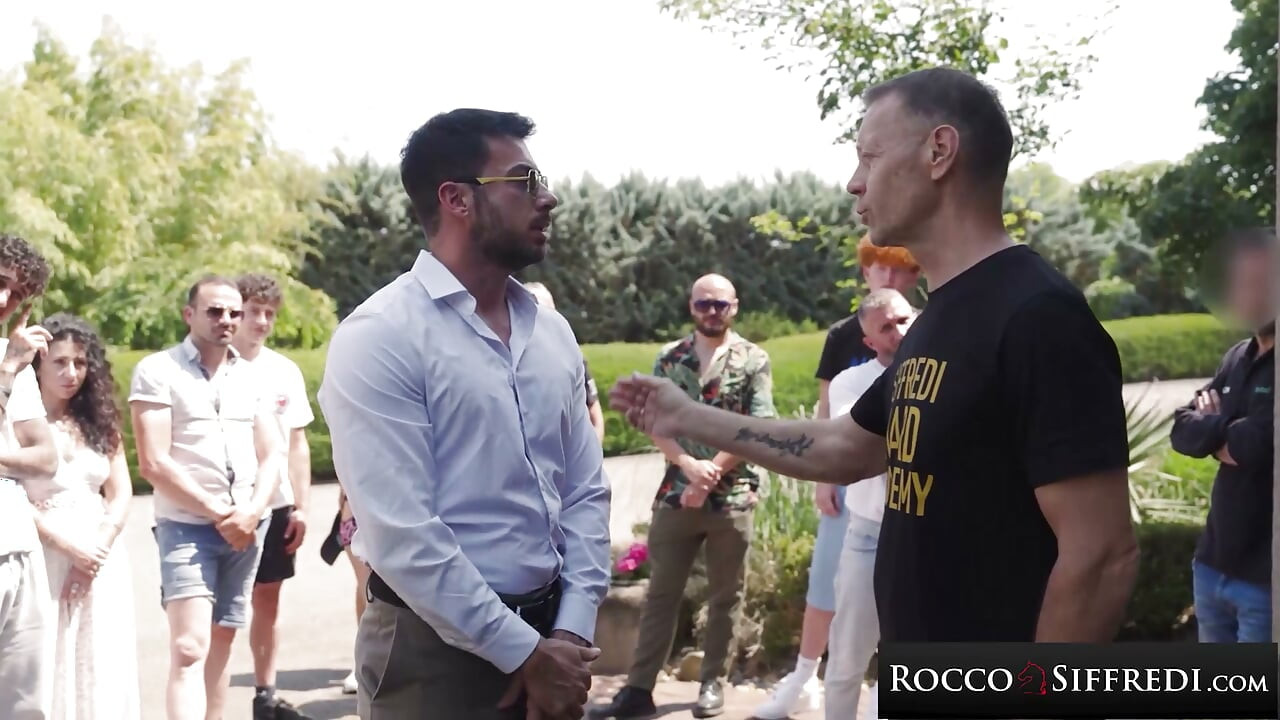 ROCCO SIFFREDI - BTS Amber Slassh - Belle brune chaude, grosse queue, hardcore.