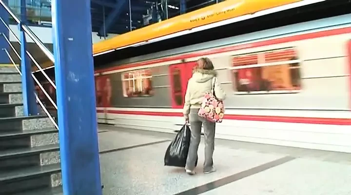 Pasangan jahat berkongkek di luar dan awam di merata-rata