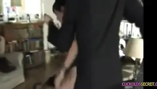 Cuckolds Secrets - Sissy beobachtet ehefrau zu dritt