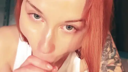 Сердитая обнаженная беременная мачеха кричит на ленивых сводных киски - тем временем сводный брат тайно трахает сводную сестру в той же ванной!