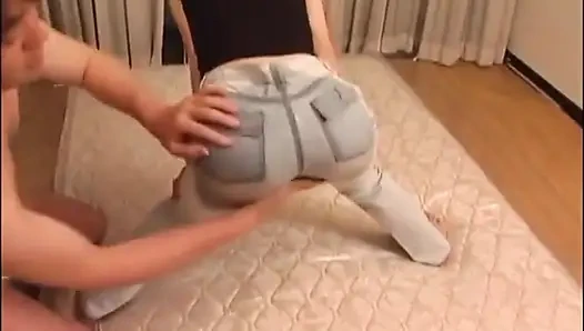 Facesitting von süßer asiatischer rothaariger