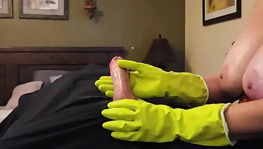 Super NAHAUFNAHME Latexhandschuhe und heiße Öl POV Edging Penis massage mit riesigem CUMSHOT