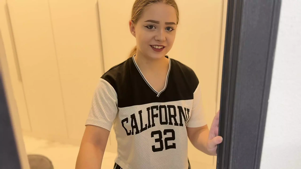 A friend’s naughty girlfriend decided to fuck me while her boyfriend was in the store