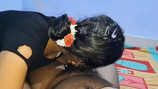 Indian Village - 年轻情侣的自拍性爱视频