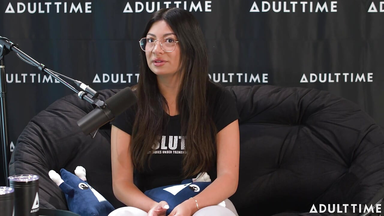 Cami Strella Surviving a Cult, Tiktok Fame & Non-monogamy the Adult Time Podcast