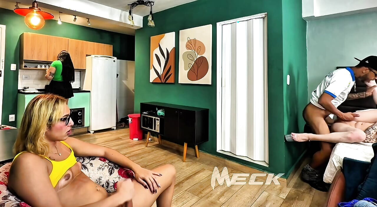 EN.3 Zwei heiße Girls, die Gefahr lieben und sich abwechseln, ohne dass meine Frau etwas mitbekommt..