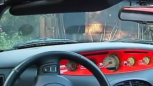 Islak gül ağacı damlayana kadar sarkan göt deliğimin götünü dilliyorum