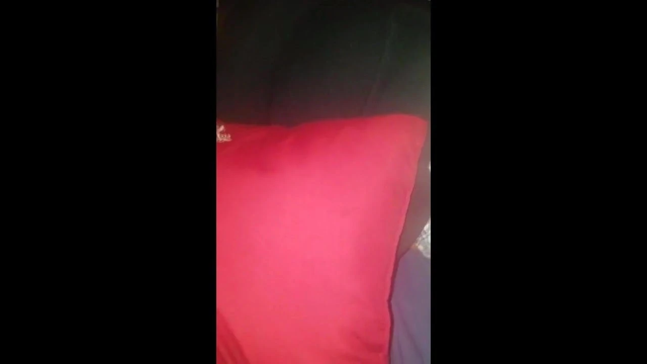 le salen los pelos
