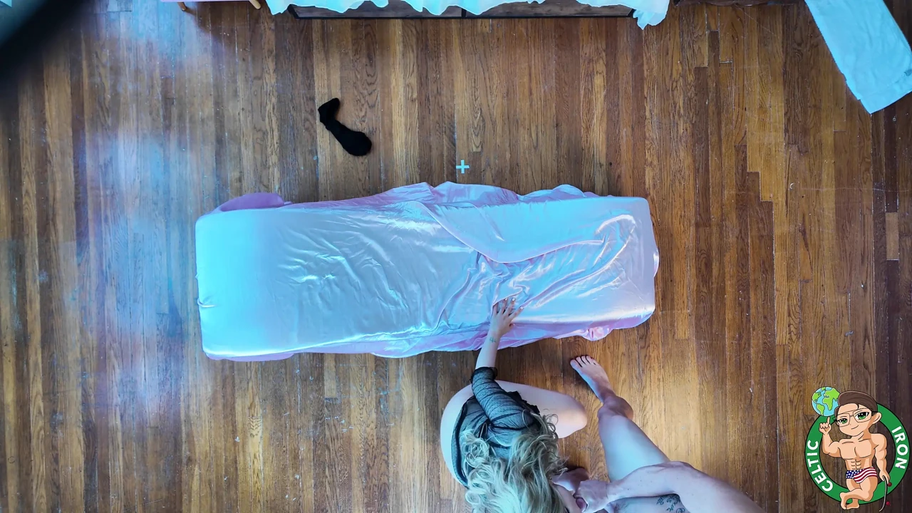 大屁股金发女郎后入式深喉 - 4k