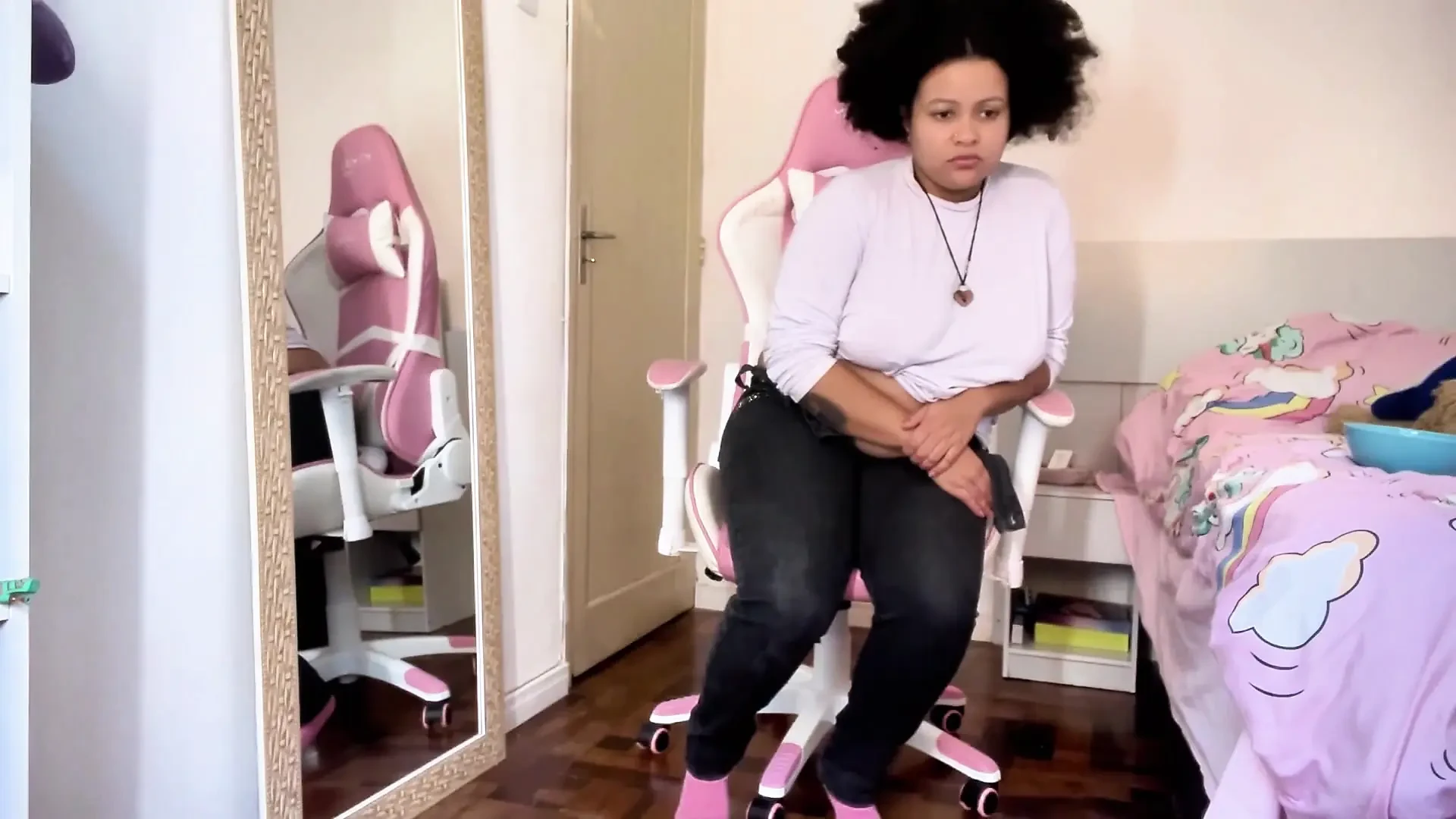 BBW Eating and P Farting While BF Is Watching and Annoying