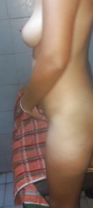 ANAL SEX FOR THE FIRST TIME IN THE BATHROOM DADDY FUCK ME FAST MY ASS HURTS WITH YOUR HUGE COCK ANAL CUM AND YELLOW SUN