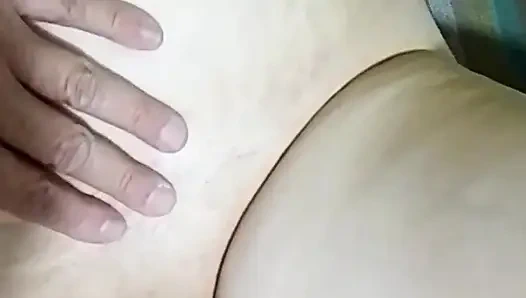 Yalnız olmaktan sıkıldım komşum beni evine davet ediyor ve bunu New York'tan yapıyoruz