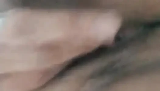 Aku dan jariku pengen muasin diriku sendiri dan aku jadi lebih puas