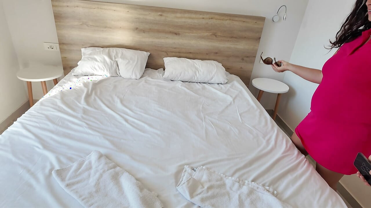 Sharing a Hotel Room with My Sexy Stepmom Is a Risky Endeavor