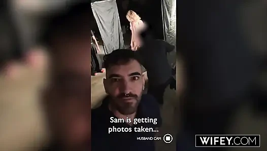 Wifey, kleines hotwife sammm von nebenan hält ehemanns hand, während sie monster-bbc verschlingt