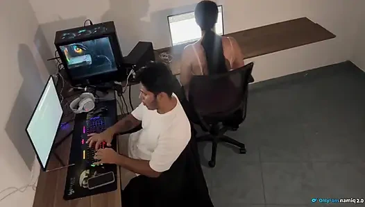 Seks Di Kantor, Banyak Squirting Dan Seks Hardcore