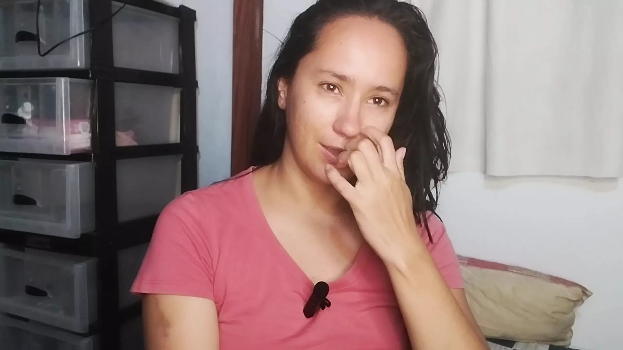 Mẹ kế của bạn nói chuyện với bạn để làm cho bạn xuất tinh