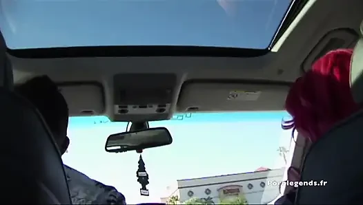 Gianna Michaels büyük götlü ve amcık arkadan sikilirken pinkie tarafından yalanıyor
