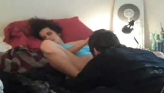 Bir arkadaşın evinde akşam yemeği eğlencesi