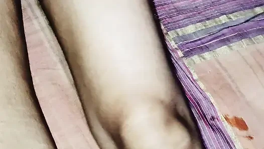 Suman Bhabhi ko nangi karke full body massage kiya.