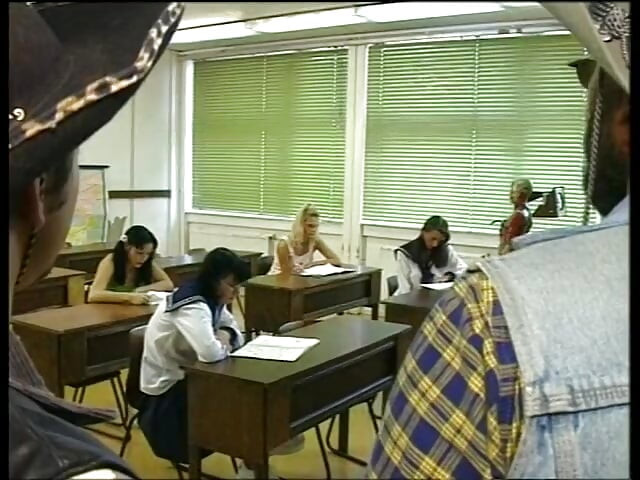 Üniversiteli tatlılar götten sikiliyor