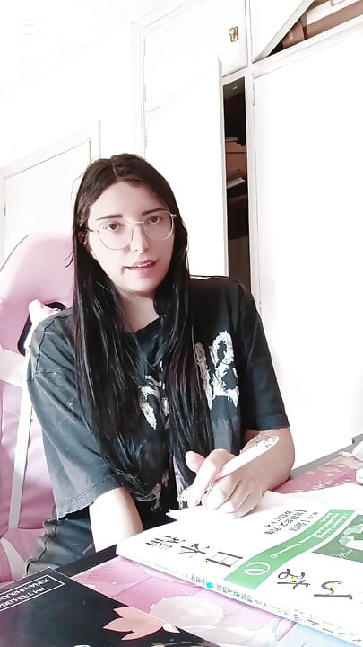 ช่วยฉันเรียนและแก้ผ้าให้เธอ