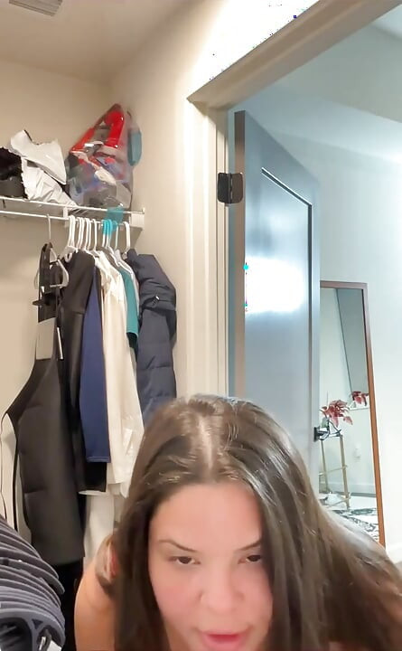 Live Stream với Dani Valentina