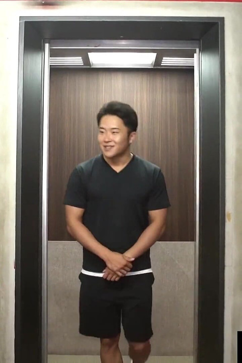Fit Hiroya Gives Kosuke a Deep Fuck During Work Out Session