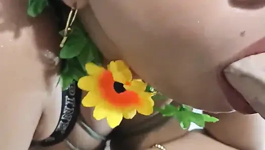 Aku ngentot sama tetanggaku sendiri waktu dia lagi nonton tv!