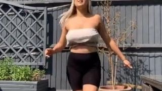 Sexy girl shaking her ass