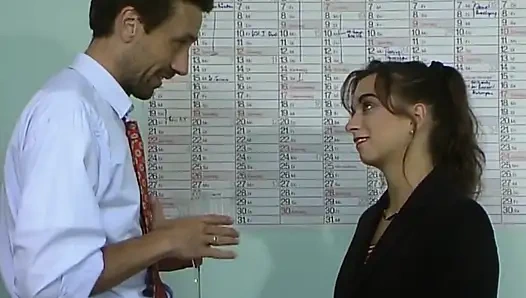 Ini adalah nympho amatir Jerman yang didobel penetrasi