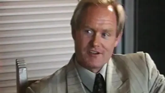 Mike Horner ve eski arkadaşı sarışın güzel Kathlyn Ashley'i ilk kimin sikeceği üzerine bahse girdi