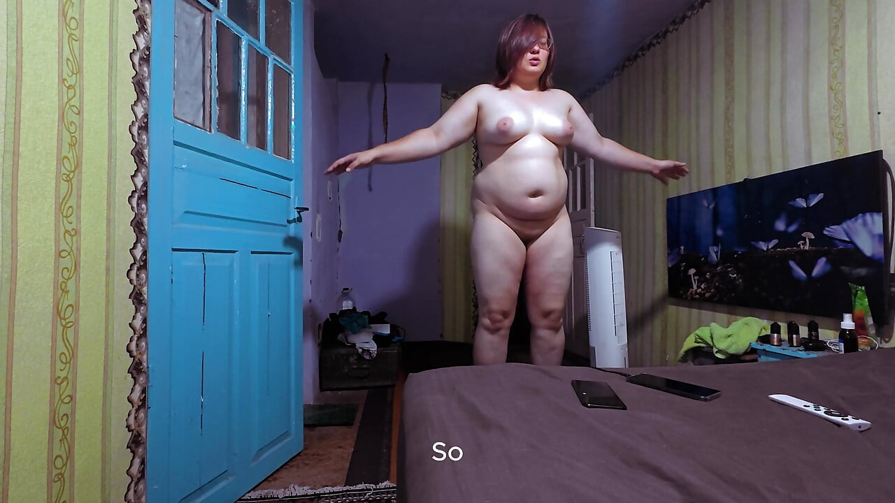 Naked Curvy Brunette on Vibration Platform Reads Comments with English Subtitles