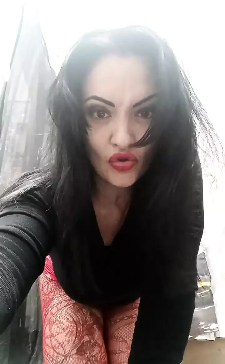 试衣间里的脱衣舞