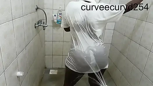 Islak Twerk Yaptık Ve Emildik Ve Sikildik: Banyoda Romantizm