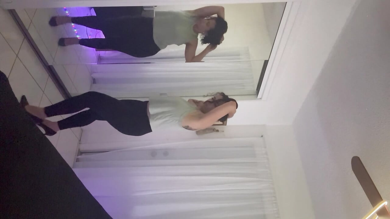 Desire me and enjoy me while I dance