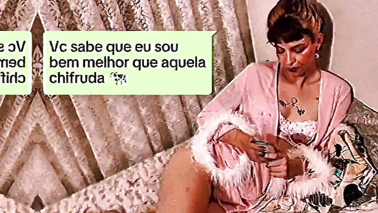 Ele socou a mão na buceta da jovem