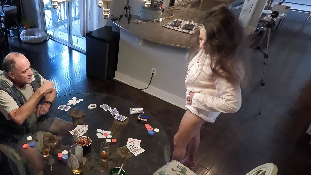 Amelies Strip Poker Part 1