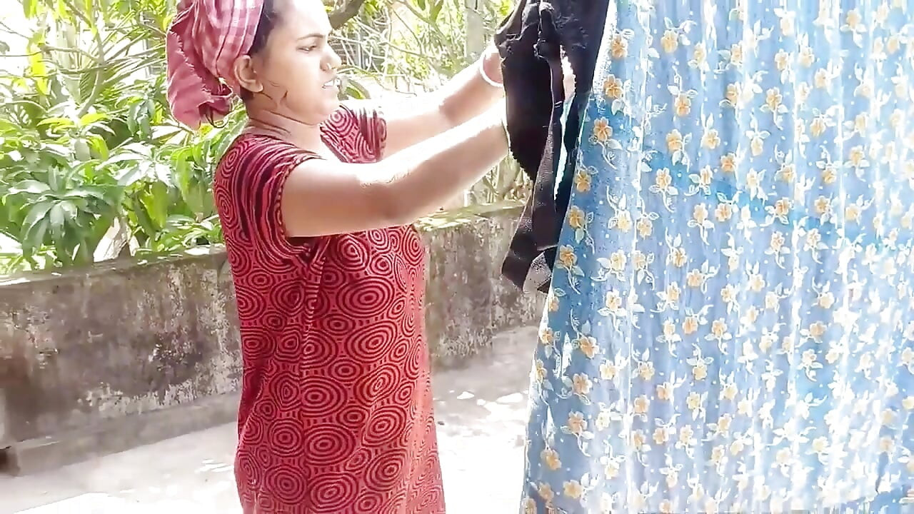 Ammi เย็ดหมู่สามคนแม่บ้านกลมฮาร์ดคอร์วิดีโอ Desi สุดฮอตเสียงเบงกาลี