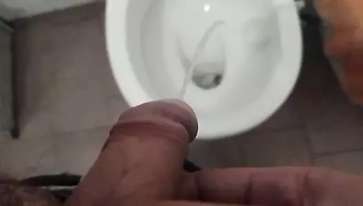 çiş adam işiyor büyük yarak çiş fetiş