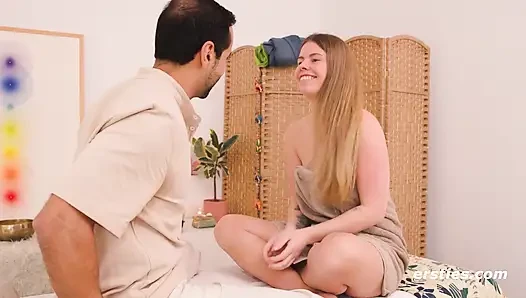 Ersties - Samantha намазывает маслом и получает массаж от (эпизод 1 из 2)