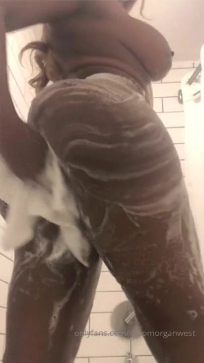 THICC Ebony Tranny Babe MW