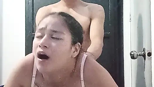 Mädchen fickt sie wie eine göttin mit ihren großen und leckeren titten und reichem arsch.