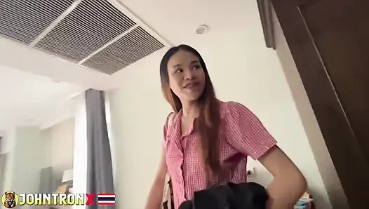 Johntronx - cewek cantik asia pecinta seks hardcore dan dicrot di muka