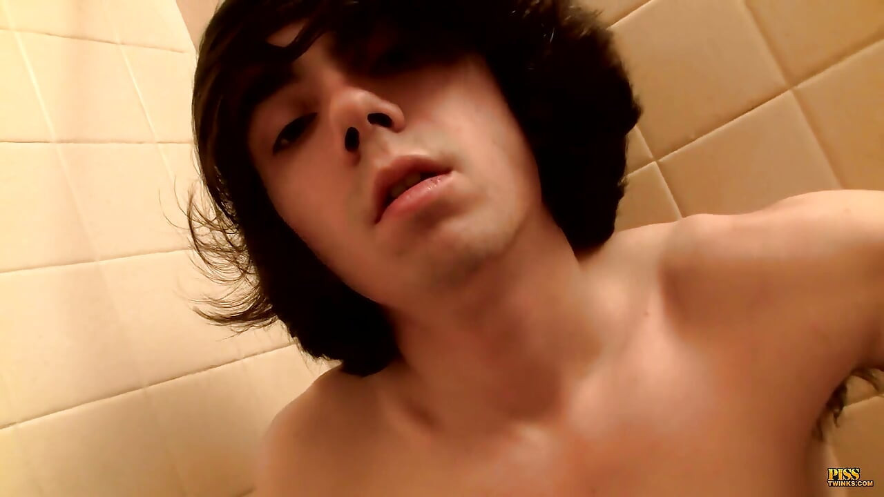 Pissy Pants Samus in the Shower