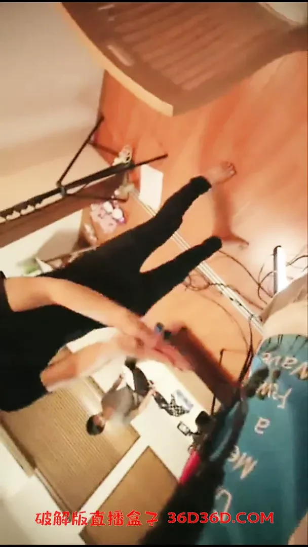 Chinese homemade Live sexy model 3some lobby table 36D36D