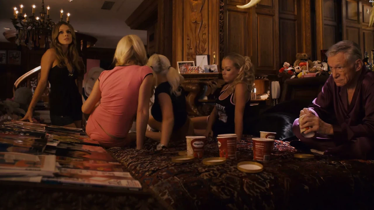 Monet mazur，kendra wilkinson，sara underwood，holly madison