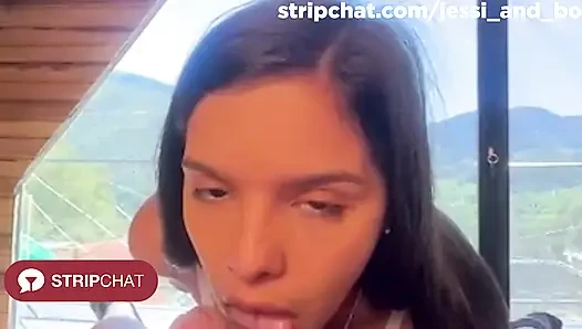 Seksi esmer bakış açısı sakso gırtlağına kadar büyük yarak emiyor - jessi_and_boy