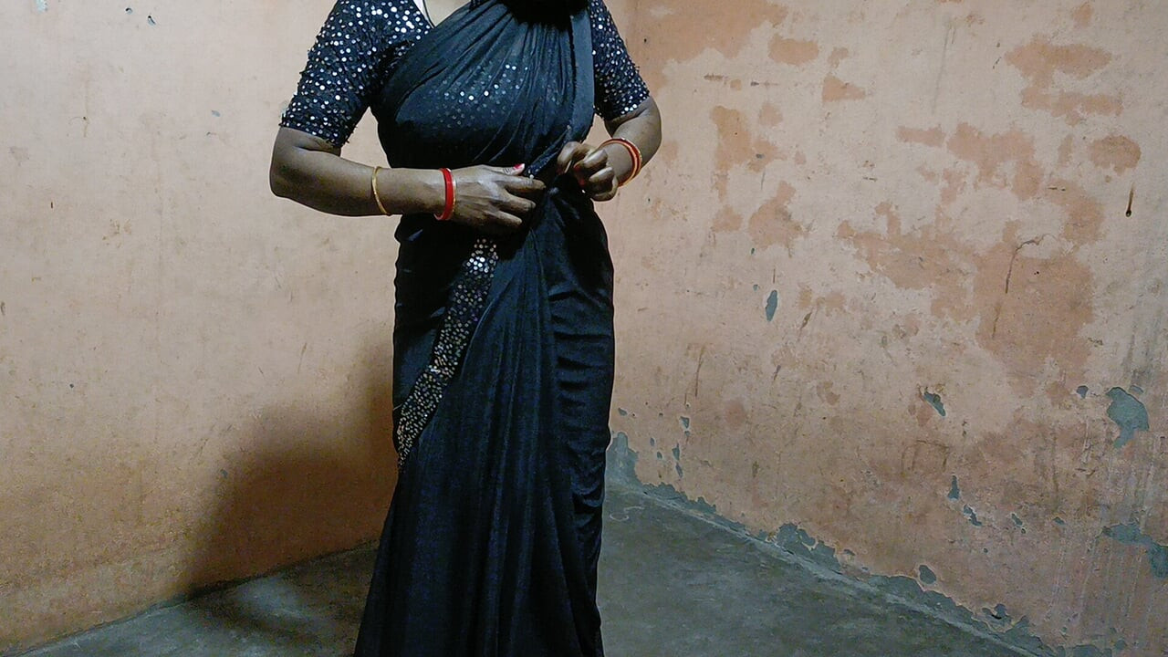 คู่รัก Desi อินเดียตัวจริงเย็ดถ่ายเอง